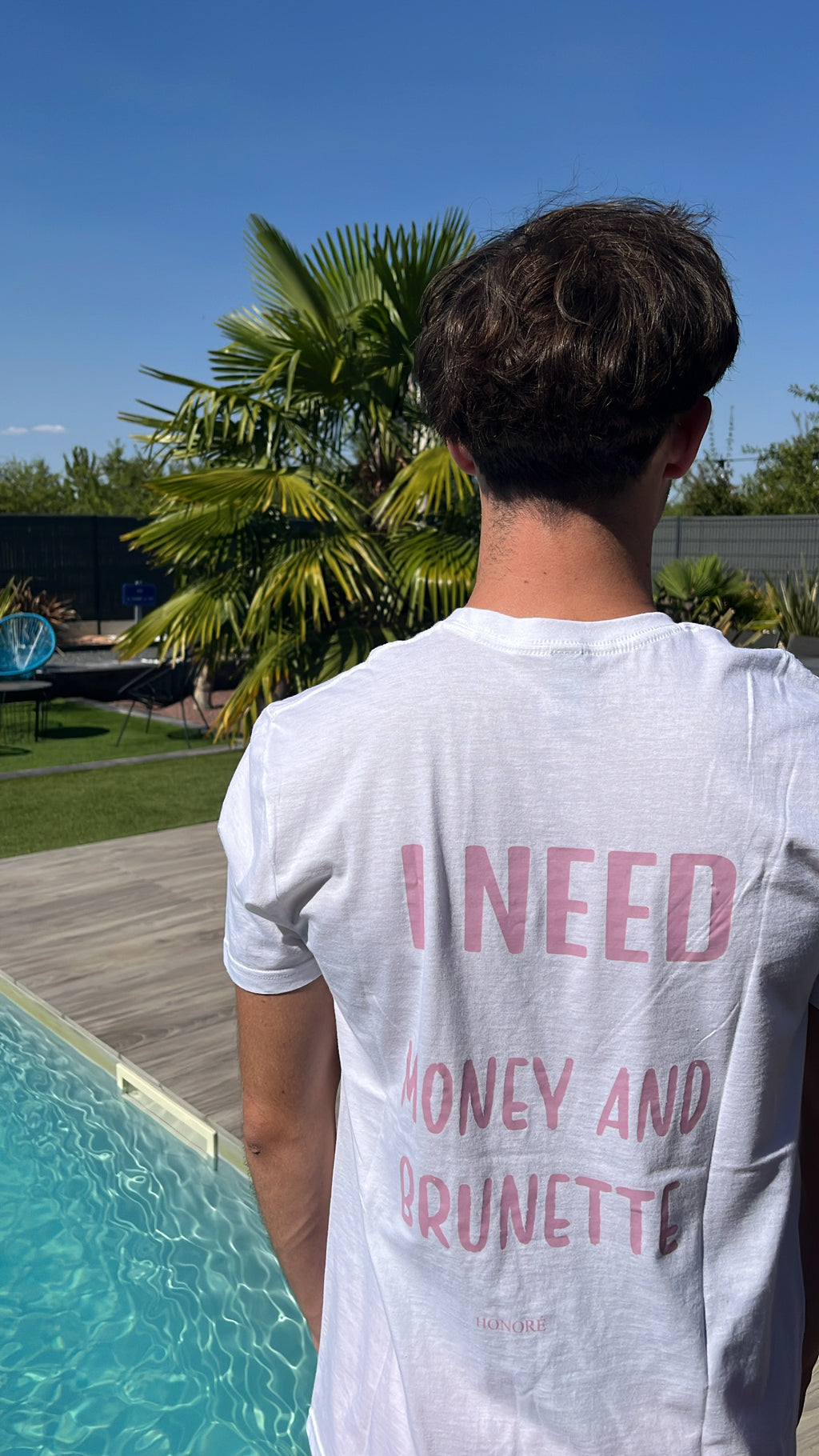 T-SHIRT BLEU I NEED MONEY AND BRUNETTE